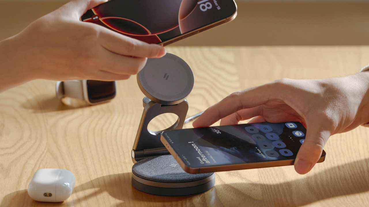 Charge 2 Phones Simultaneously to Double the Efficiency